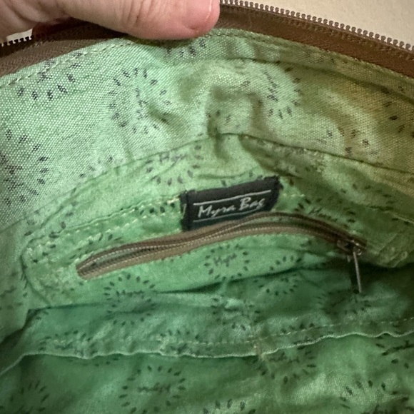 Myra Bag - Crossbody with Hawaiian Print and Cow Hide - Picture 4 of 5